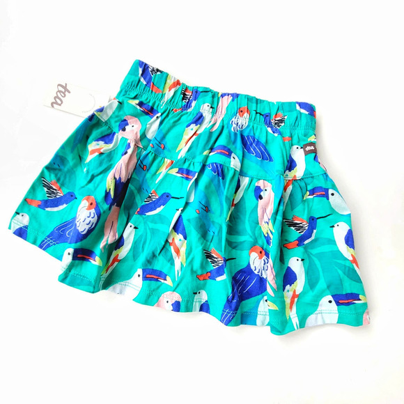 New Tea 4T Sport Skort Tropical Bird Flock Green NWT Collection - Picture 2 of 4